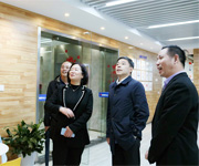 杭州錢塘新區管委會副主任李國梅一行來我司調研